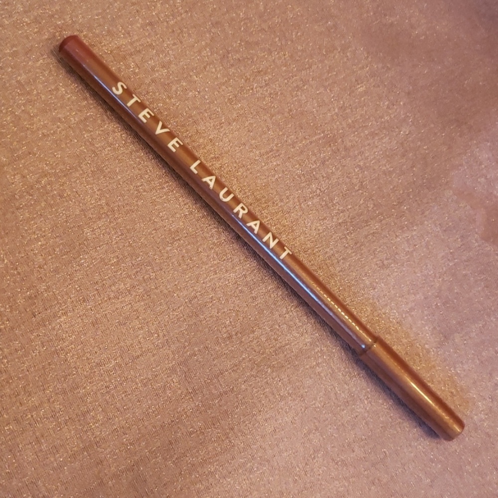 Steve Laurant lip liner